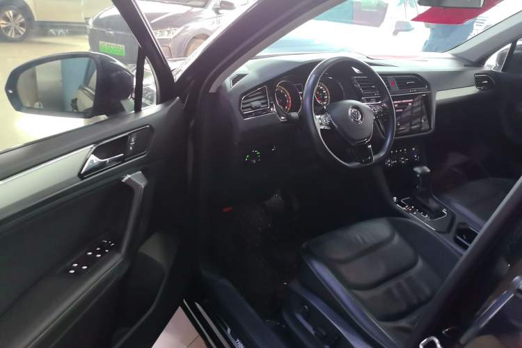 Used Volkswagen Tiguan L 2020 330TSI Automatic Two-Wheel Drive Panoramic Comfort Edition China VI Standard Driver Seat