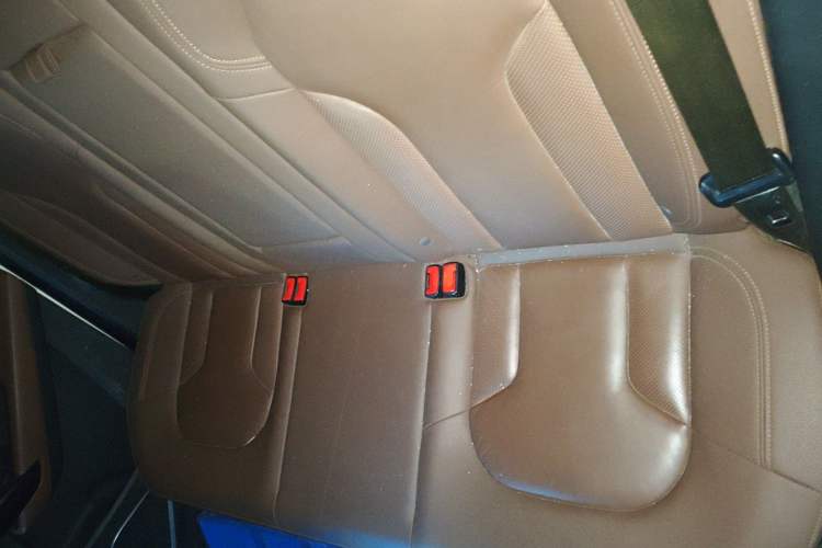 Used FAW Senya R7 2016 1.6L Manual Luxury Model
