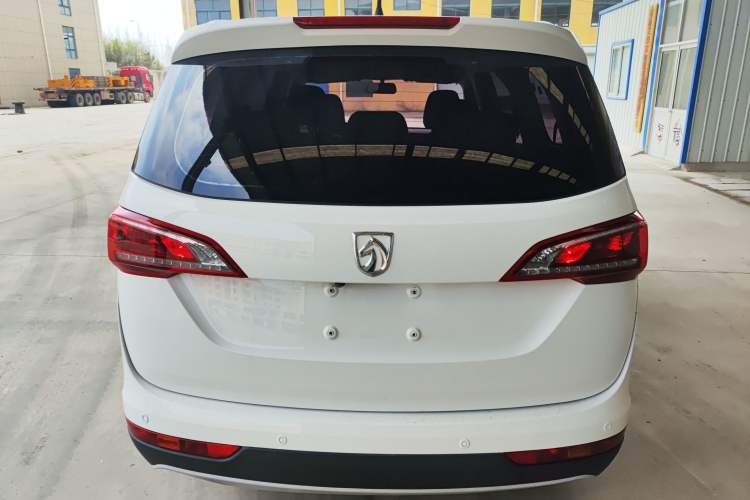 Used Baojun 730 2019 1.5T Manual Fashion Model 7-seater National V Rear