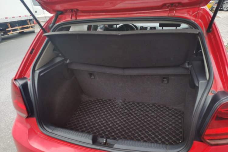 Used Volkswagen Polo 2014 1.4L Manual Fashion Edition