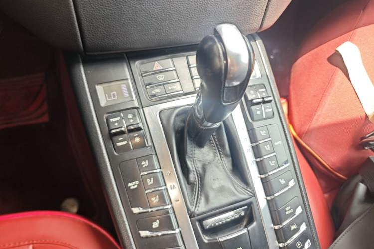 Used Porsche Macan 2017 Macan 2.0T Gear Lever