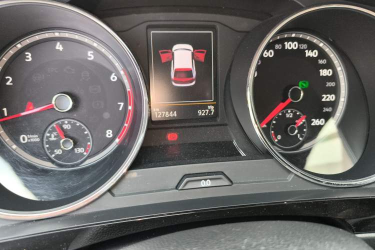 Used Volkswagen Tiguan L 2017 330TSI Automatic Two-Wheel Drive Luxury Edition Odometer Close Up