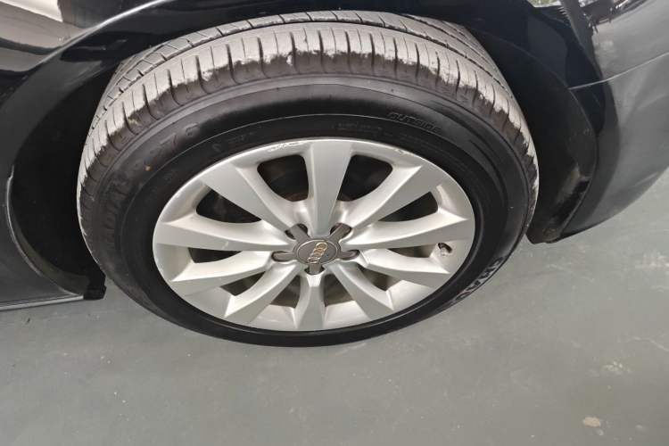 Used Audi A6L 2012 30 FSI Technology Edition Right Front Wheel Hub