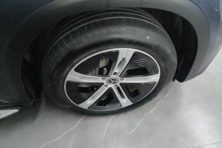 Used Mercedes-Benz EQE SUV 2023 350 4MATIC Pioneer Edition Right Rear Wheel Hub