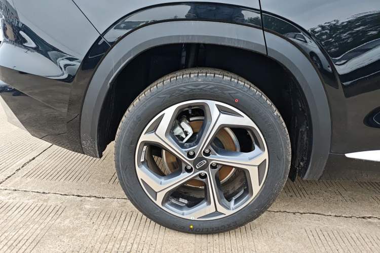 Used Geely Auto Monjaro L 2024 2.0TD DCT EVO Two-Wheel Drive Long-Range Version Right Rear Wheel Hub