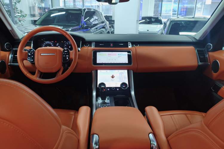 Used Land Rover Range Sport 2020 3.0 L6 SE Center Console