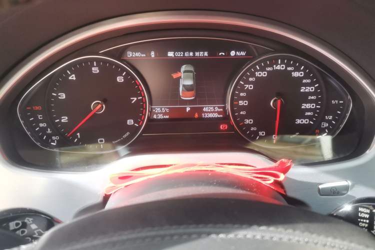 Used Audi A8 2011 A8L 3.0 TFSI quattro Luxury Edition (213kW) Odometer Close Up