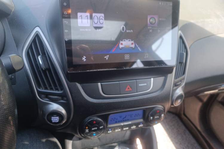 Used Hyundai ix35 2015 2.0L Automatic 2WD Smart Type China IV