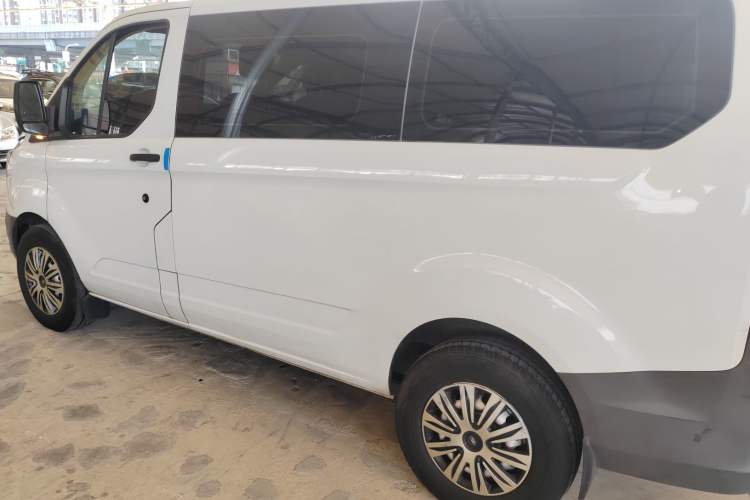 Used Ford Transit 2019 2.0T Diesel Multi-Purpose Commercial Vehicle Short Wheelbase Low Roof 6-Seater China VI Standard