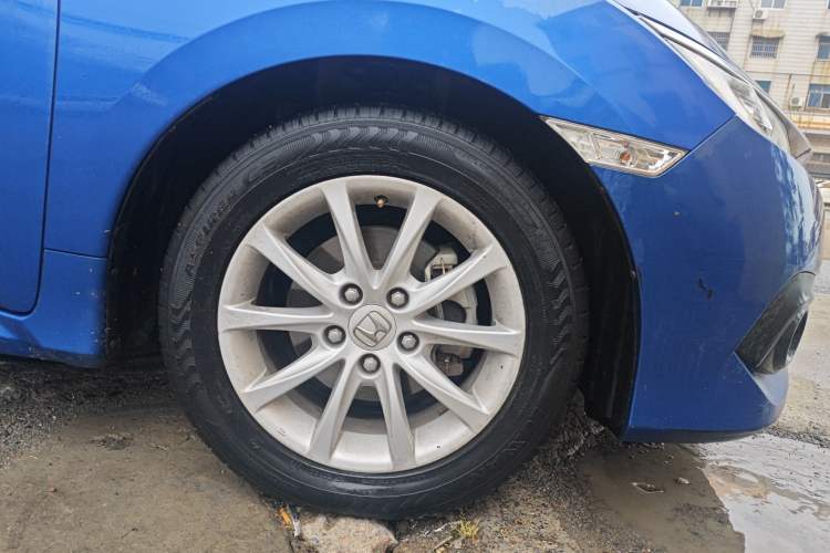 Used Honda Civic 2016 180TURBO CVT Comfort Version Right Front Wheel Hub