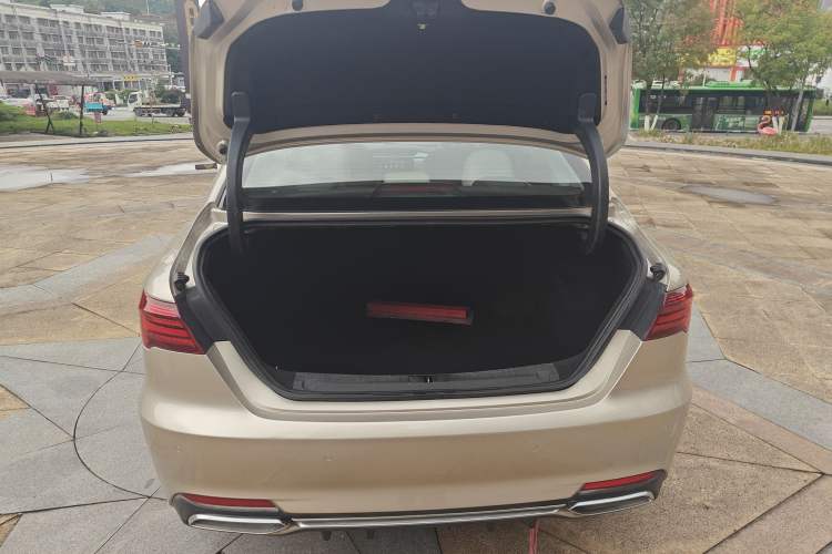 Used Geely Auto Binray 2018 14T Manual Binzhi Edition
