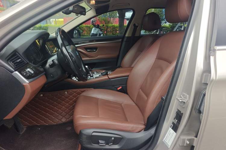 Used BMW 5 Series 2017 525Li Leading Model
