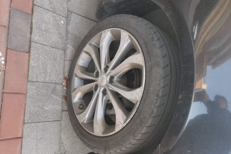 Used Hyundai Sonata 2014 2.4L Automatic Luxury Version China IV Standard Right Front Wheel Hub