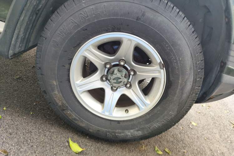 Used Leopaard Q6 2015 2.4L Manual Two-Wheel-Drive Elite Model
