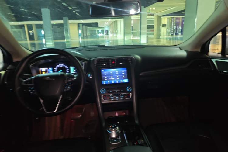 Used Ford Mondeo 2017 EcoBoost 180 Luxury Model
