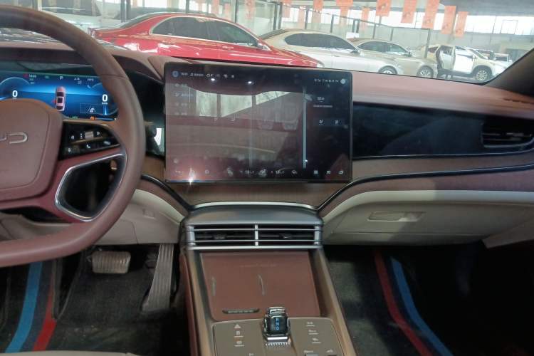 Used BYD Seal 2023 DM-i 1.5L 121km Prestige Model