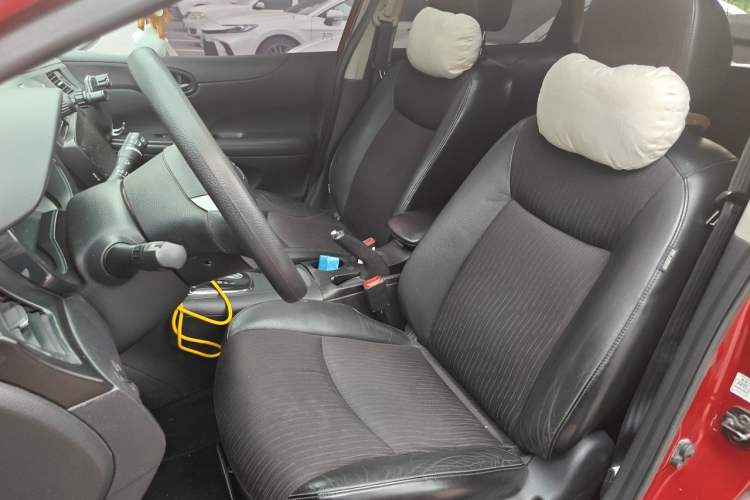 Used Nissan Tiida 2011 1.6L CVT Smart Version
