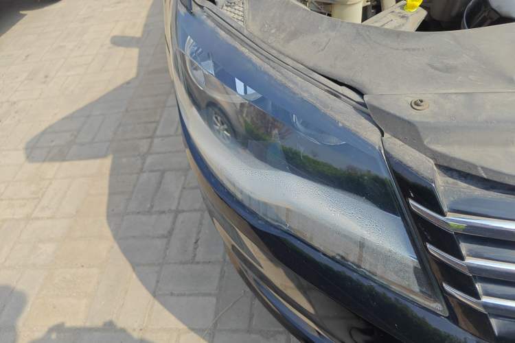 Used Volkswagen Bora 2013 1.6L Automatic Comfort Model Right Front Headlight