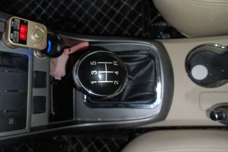 Used Geely Auto Classic Emgrand 2013 Sedan 1.8L Manual Luxury Model
