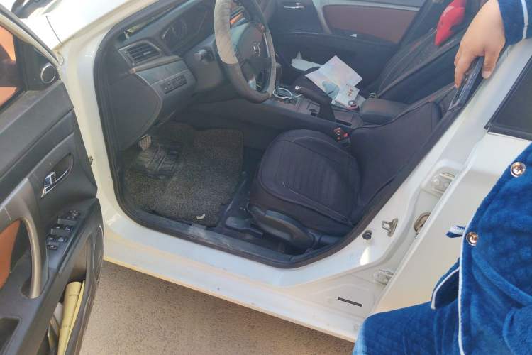 Used Haima M6 2017 1.5T CVT Luxury Model Driver Seat