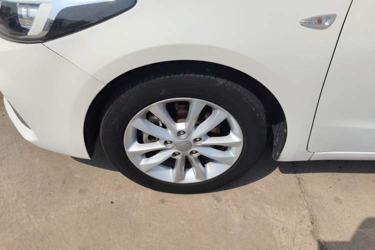 Used Kia K3 2016 1.6L Automatic GL Left Front Wheel Hub