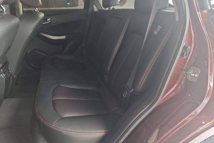 Used Venucia T70 2018 2.0L CVT Smart Enjoyment Version
