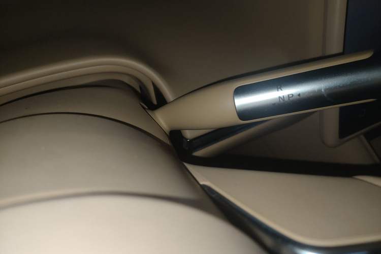 Used Hima Luxeed R7 2024 All-Electric 802 km Max Gear Lever