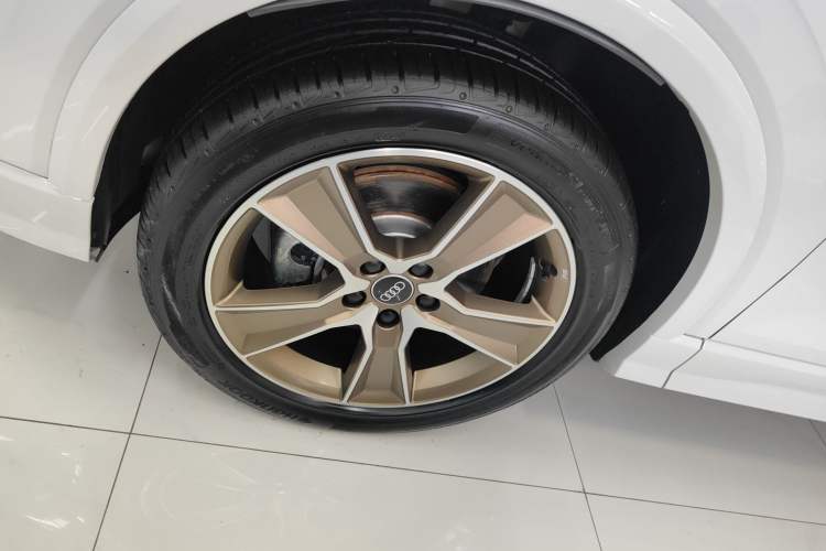 Used Audi Q2L 2023 35TFSI Fashion Dynamic Model Exterior 7