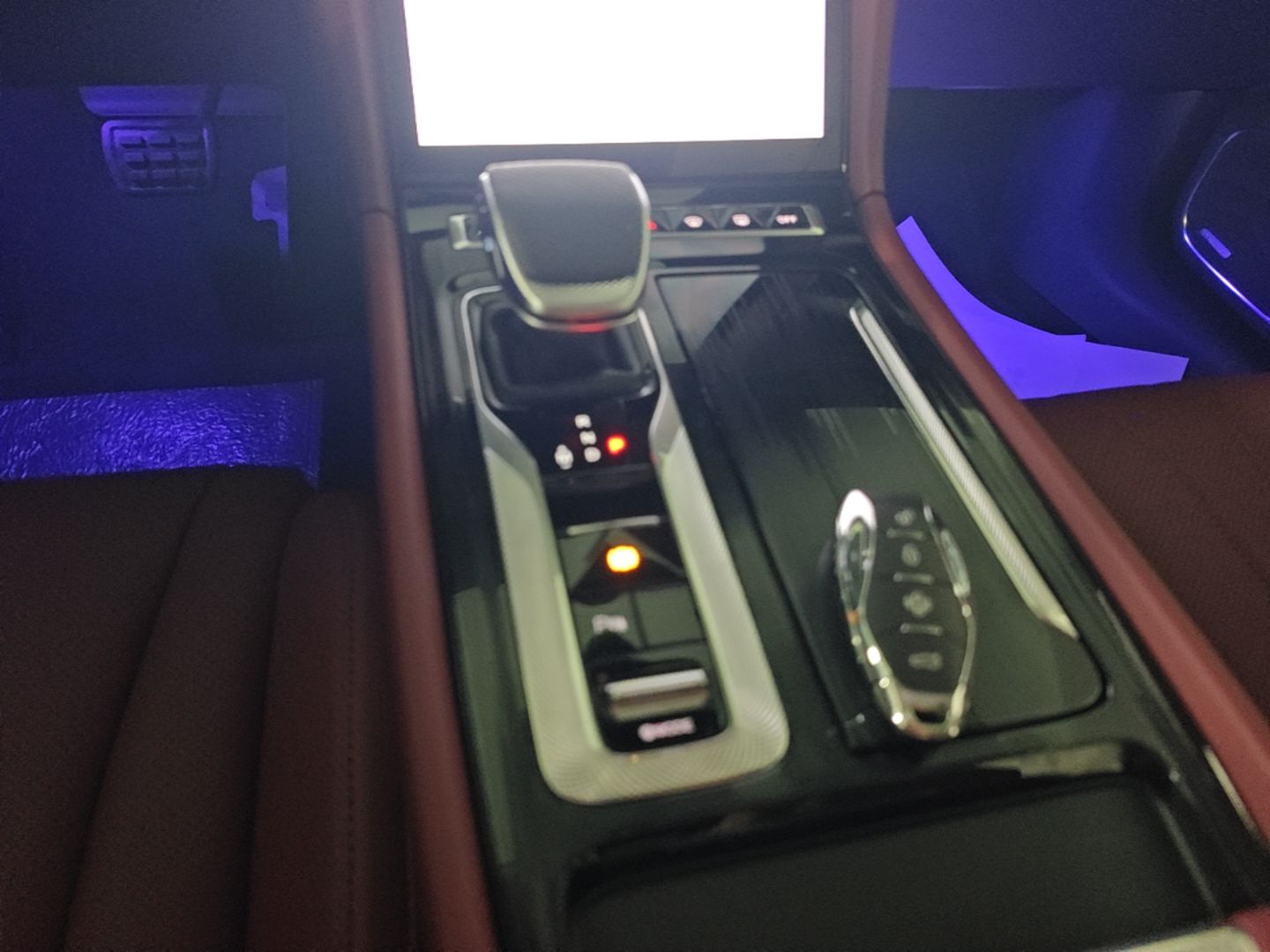 Hongqi H5 2025 2.0T Automatic Flagship 500 000th Unit Anniversary Edition — снимка 16