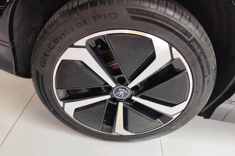 Used BYD Song L EV 2025 Intelligent Driving Version 662 km LiDAR Excellence Edition
