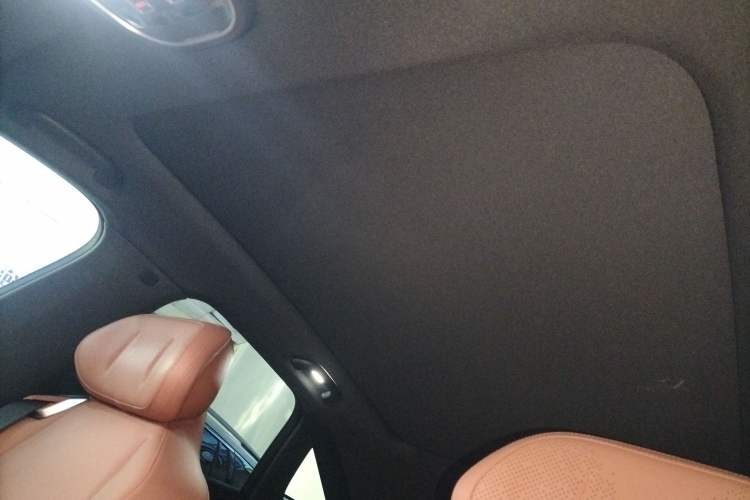 Used Deepal S07 2025 215Max Huawei Qiankun Intelligent Driving ADS SE Range-Extended Version Headliner