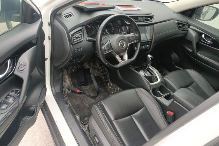 Used Nissan X-Trail 2022 2.0L Two-Wheel Drive Smart Connect & Comfort Edition