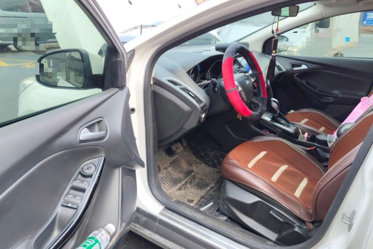 Used Ford Focus 2012 Sedan 1.6L Automatic Fashion Edition Driver Seat