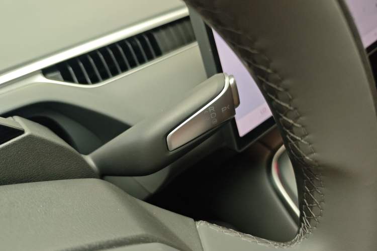 Used XPeng MONA M03 2024 620 with Ultra-Long Range Gear Lever