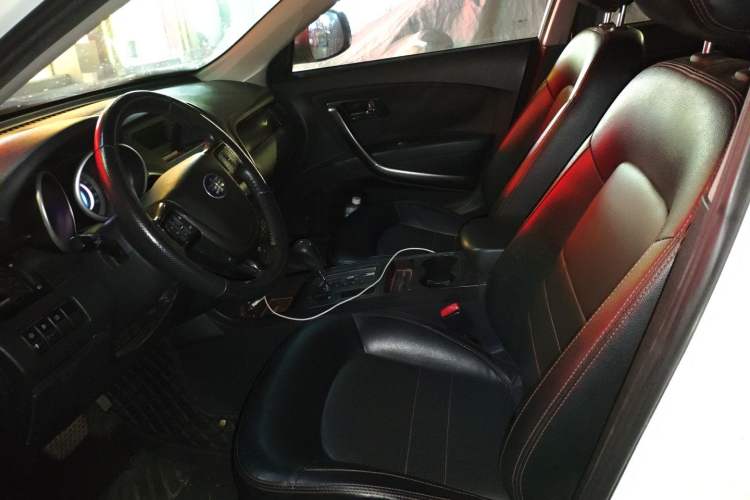 Used Bestune X80 2015 2.0L automatic comfort version
