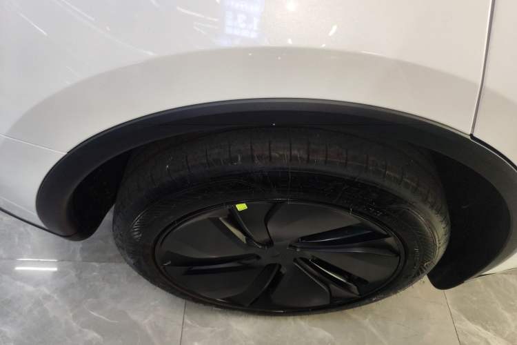 Used Tesla Model Y 2025 Rear-Wheel-Drive Version