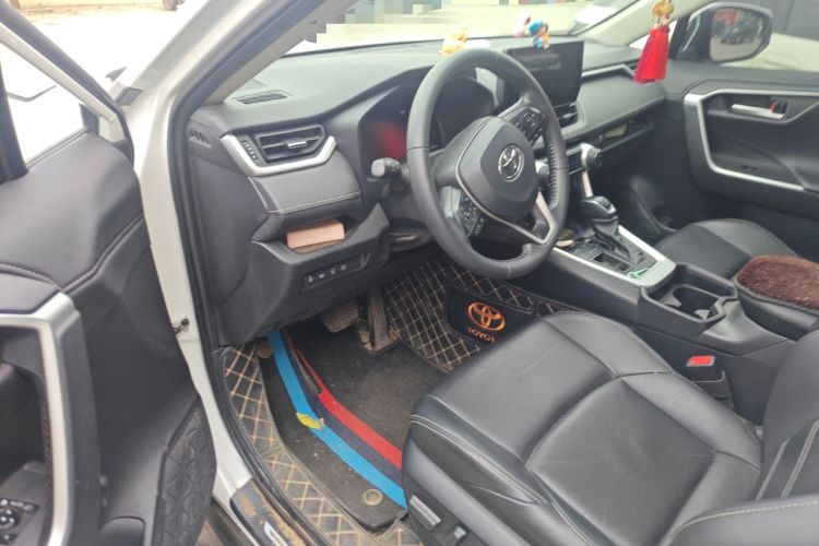 Used Toyota Wildlander 2023 2.0L CVT Two-Wheel Drive Luxury PLUS Edition Driver Seat