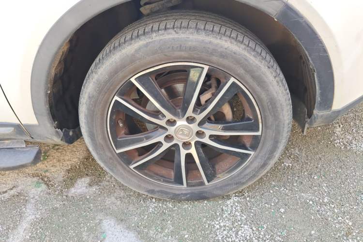 Used JMC Yusheng S330 2016 1.5L GTDi Automatic Two-Wheel Drive Fashion Edition
