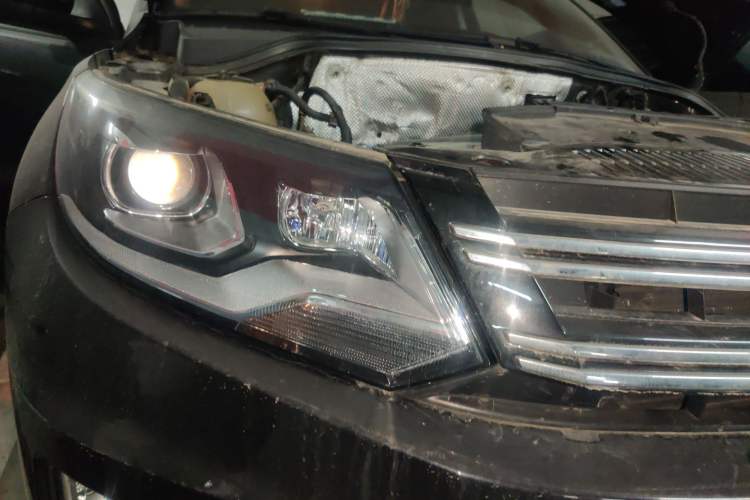 Used Volkswagen Tiguan 2015 1.8TSI Automatic Two-Wheel Drive Trend Edition Right Front Headlight