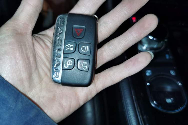 Used Jaguar XJ 2016 XJL 2.0T Two-Wheel-Drive Elegant Business Edition