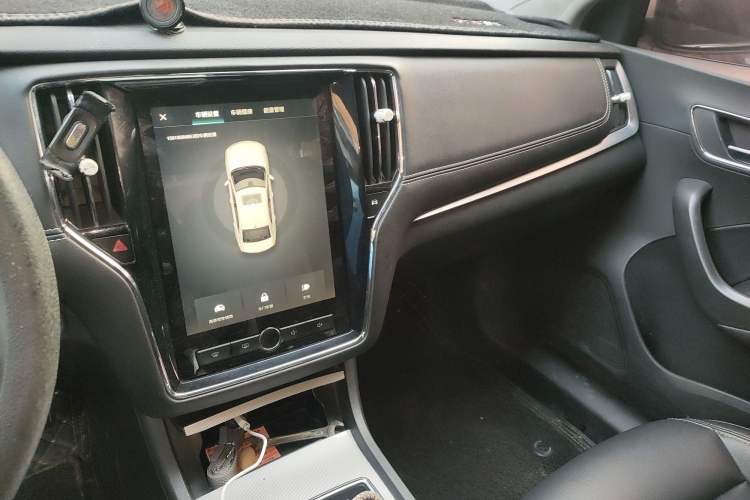 Used Roewe i6 New Energy 2017 45T Hybrid Connect & Smart Enjoyment Edition Audio And AC Panel