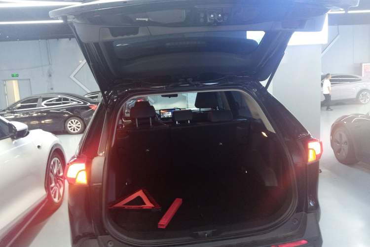 Used Toyota RAV4 Rongfang Plug-in Hybrid 2021 2.5L Two-Wheel Drive Elite Pro
