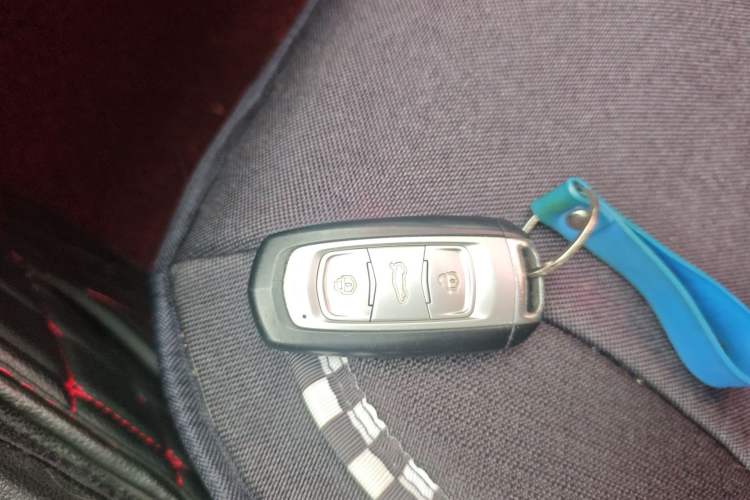 Used Geely Auto Emgrand X7 Sport 2016 1.8TD Automatic ZhiShang Model Vehicle Key