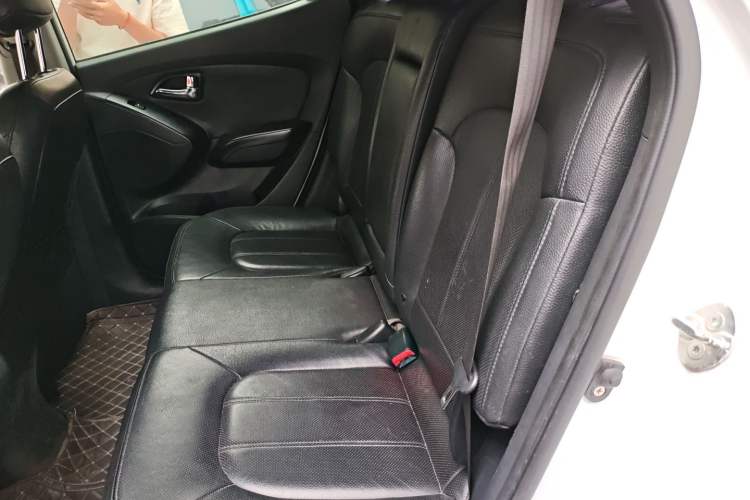 Used Hyundai ix35 2013 2.0L Automatic Two-Wheel Drive Smart GLS China IV Standard