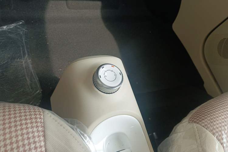 Used Wuling Hongguang MINIEV 2024 3rd Generation 215km Youth Edition Gear Lever