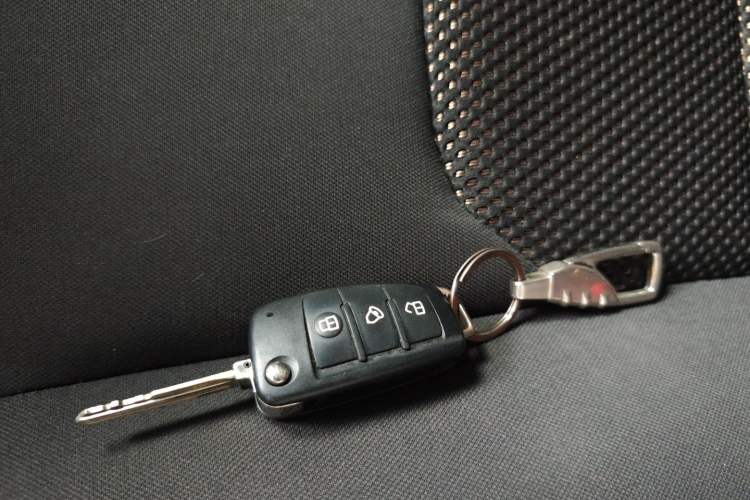 Used JAC Refine M3 2022 PLUS 1.8L 7-seater Standard Model