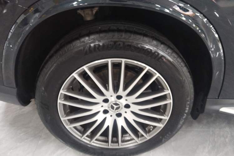 Used Mercedes-Benz GLC 2024 GLC 300 L 4MATIC Dynamic Edition 5-seater Right Rear Wheel Hub