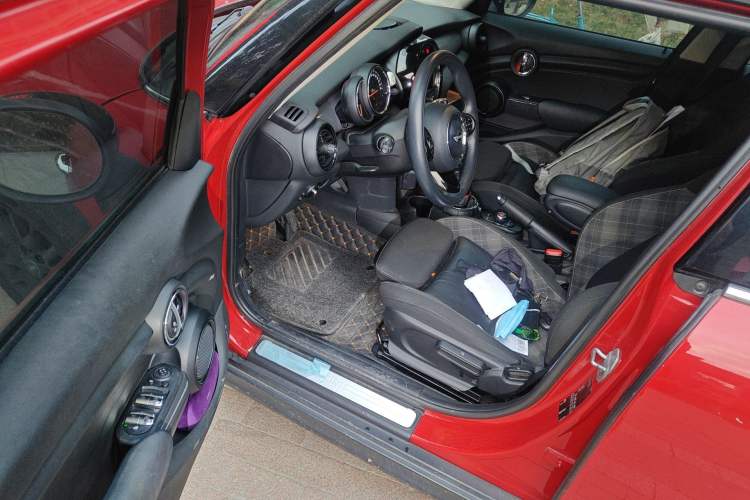 Used MINI 2016 1.5T COOPER Five-Door Edition Driver Seat