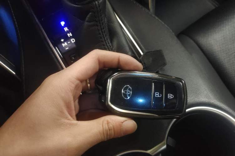 Used Toyota Harrier 2022 2.0L CVT Two-Wheel Drive Luxury Edition