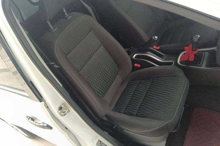 Used Jinbei Gold Hiace M Classic 2024 1.5L Engineering Lion Passenger Vehicle 5 Seats